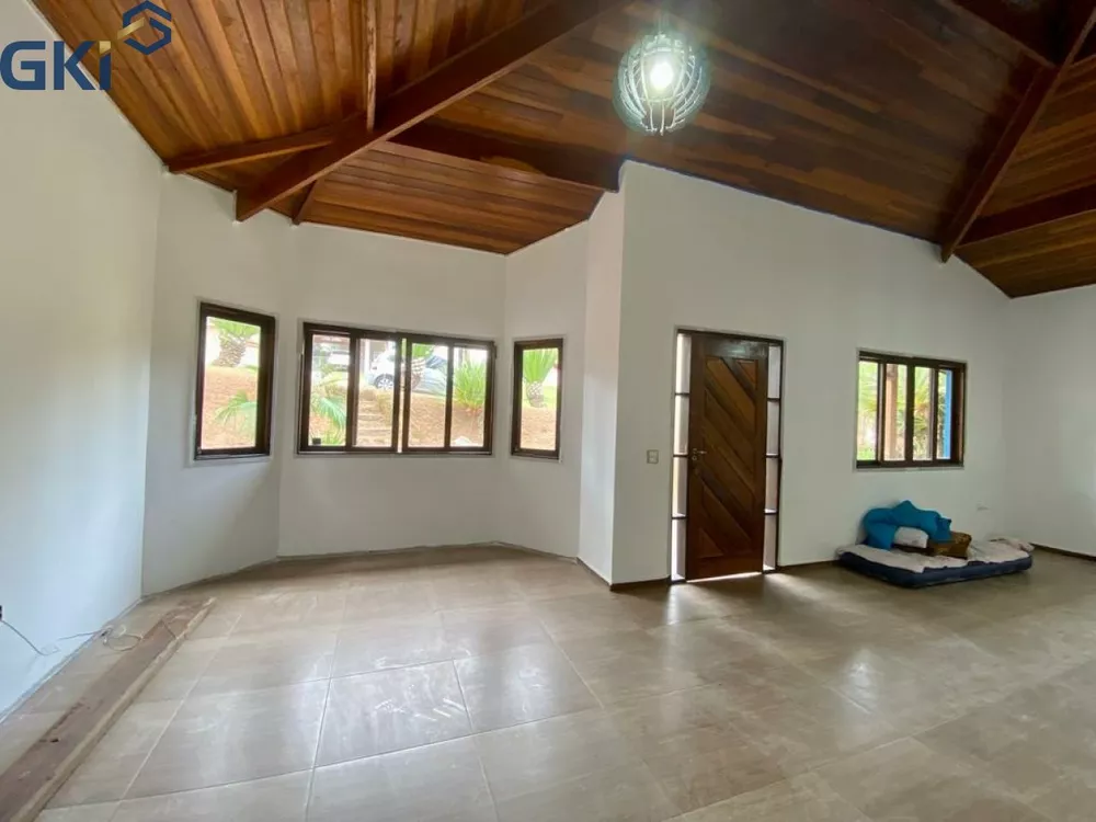 Casa de Condomínio à venda e aluguel com 5 quartos, 300m² - Foto 1