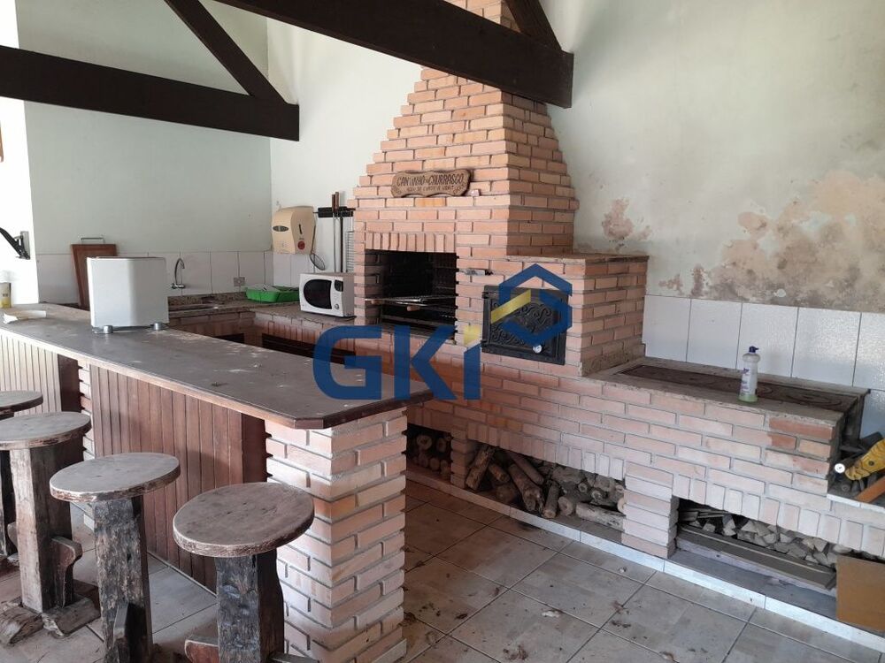 Casa de Condomínio à venda com 3 quartos, 263m² - Foto 2