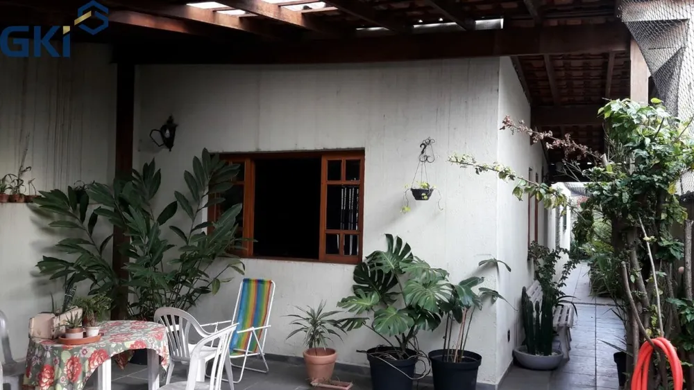 Casa, 3 quartos, 230 m² - Foto 1