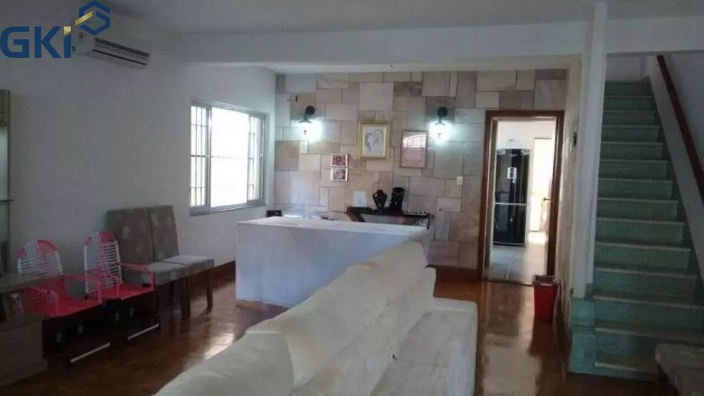 Casa, 3 quartos, 212 m² - Foto 2