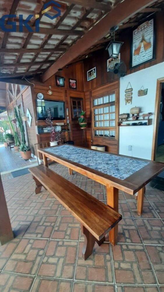 Casa de Condomínio à venda com 3 quartos, 280m² - Foto 2