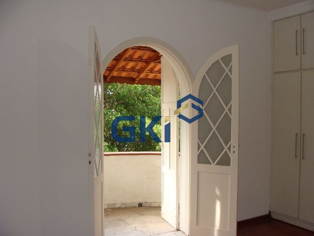 Casa de Condomínio à venda com 4 quartos, 330m² - Foto 4