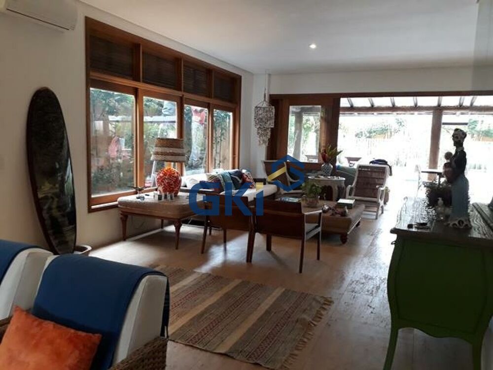 Casa de Condomínio para alugar com 4 quartos, 340m² - Foto 2