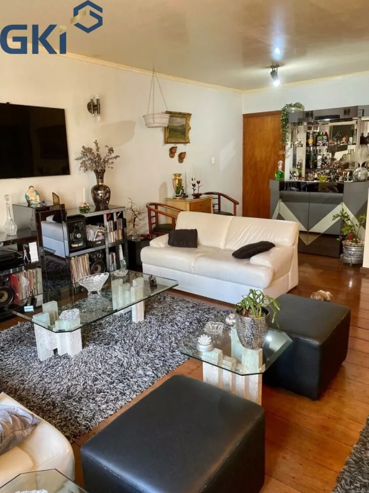 Apartamento à venda com 3 quartos, 141m² - Foto 1