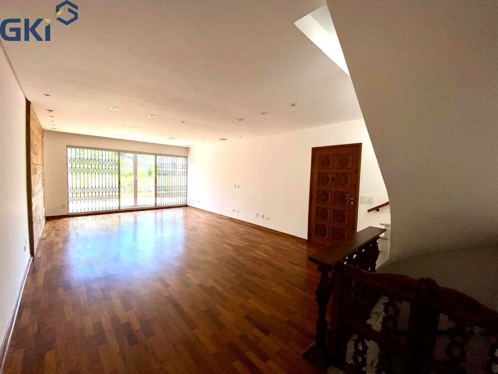 Casa à venda e aluguel com 3 quartos, 201m² - Foto 2