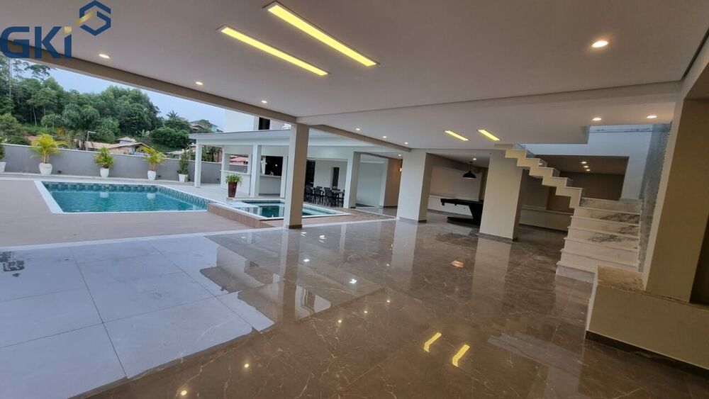 Casa de Condomínio à venda com 4 quartos, 470m² - Foto 2