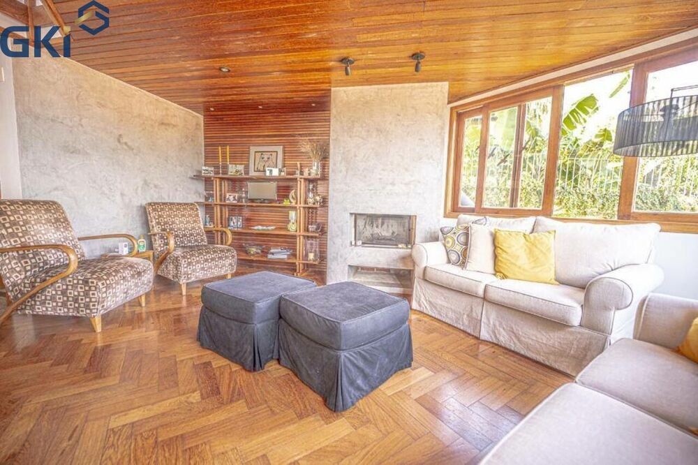 Casa à venda com 4 quartos, 400m² - Foto 1