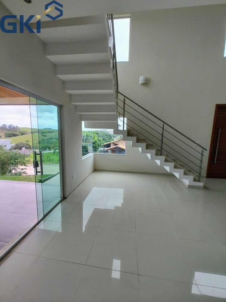 Casa de Condomínio à venda com 3 quartos, 305m² - Foto 2