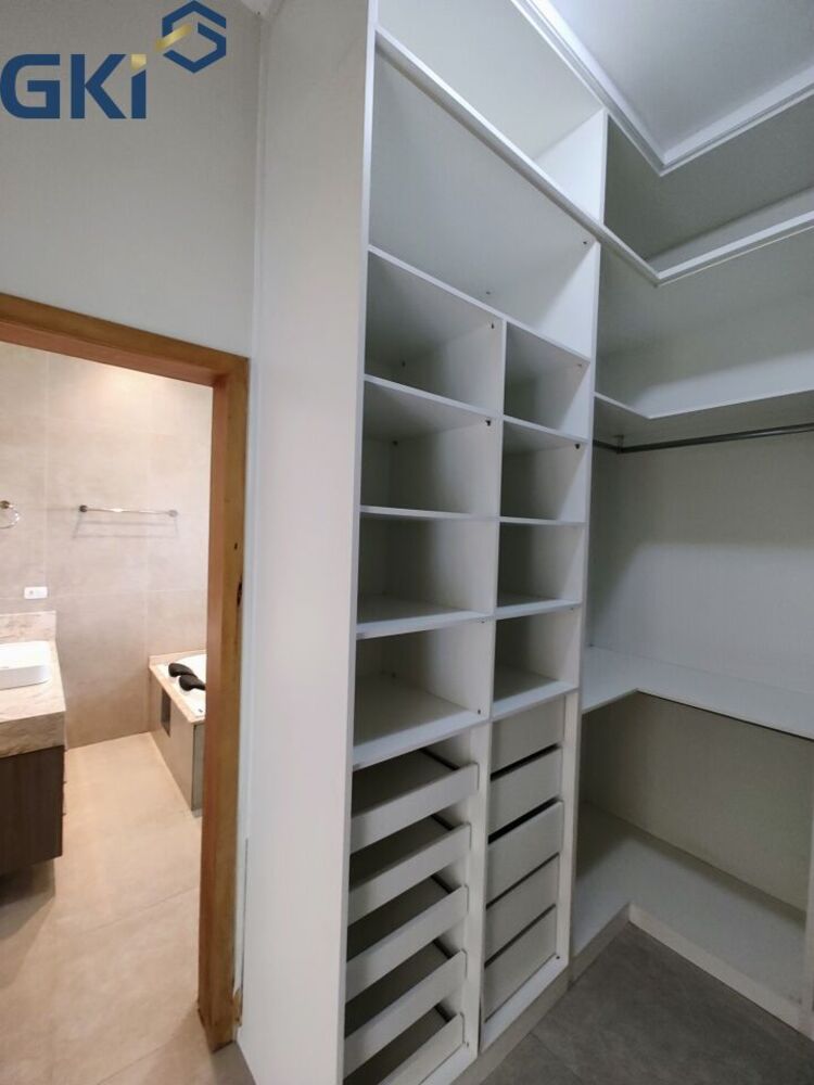 Casa de Condomínio à venda com 3 quartos, 305m² - Foto 4