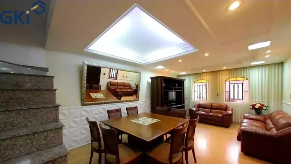 Casa, 3 quartos, 238 m² - Foto 1