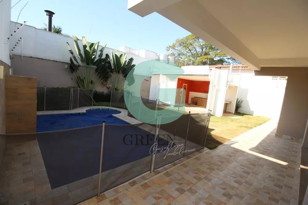 Casa para alugar com 5 quartos, 590m² - Foto 2