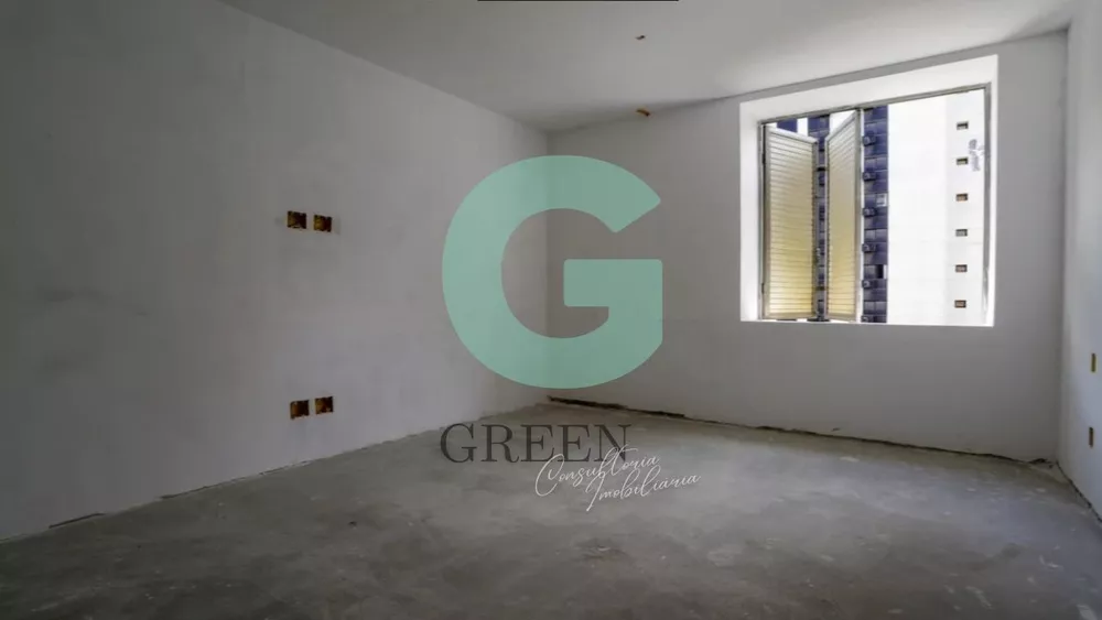 Apartamento à venda com 3 quartos, 232m² - Foto 4