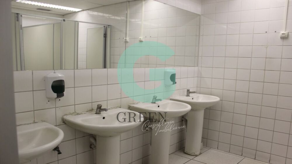 Depósito-Galpão-Armazém à venda e aluguel, 2737m² - Foto 2