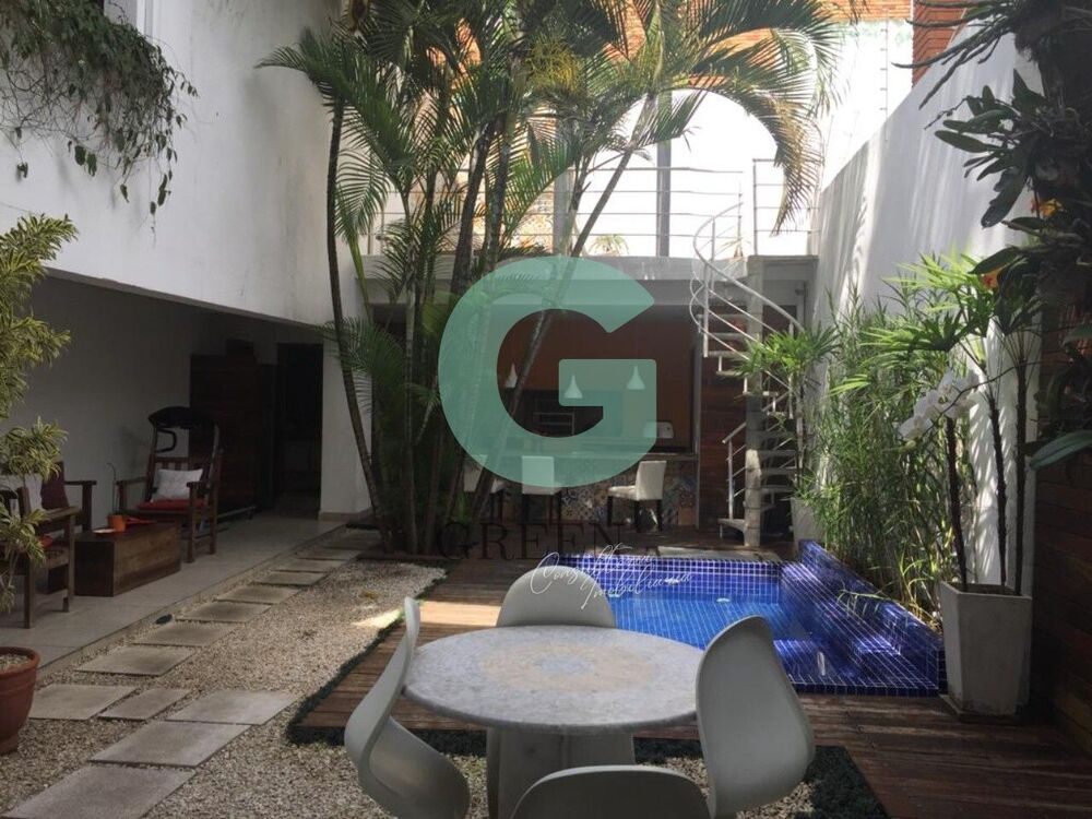 Casa à venda com 5 quartos, 480m² - Foto 1