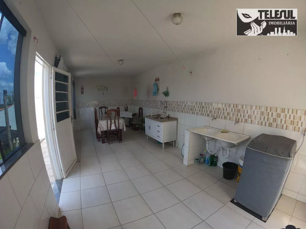 Casa à venda com 3 quartos, 250m² - Foto 3