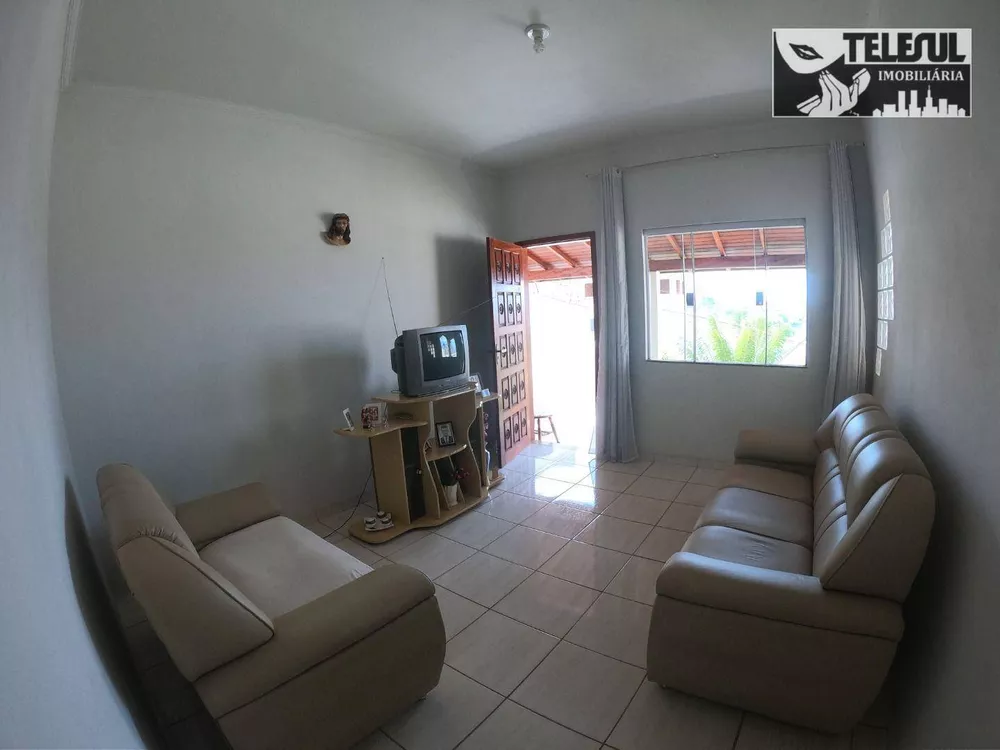 Casa à venda com 3 quartos, 250m² - Foto 1