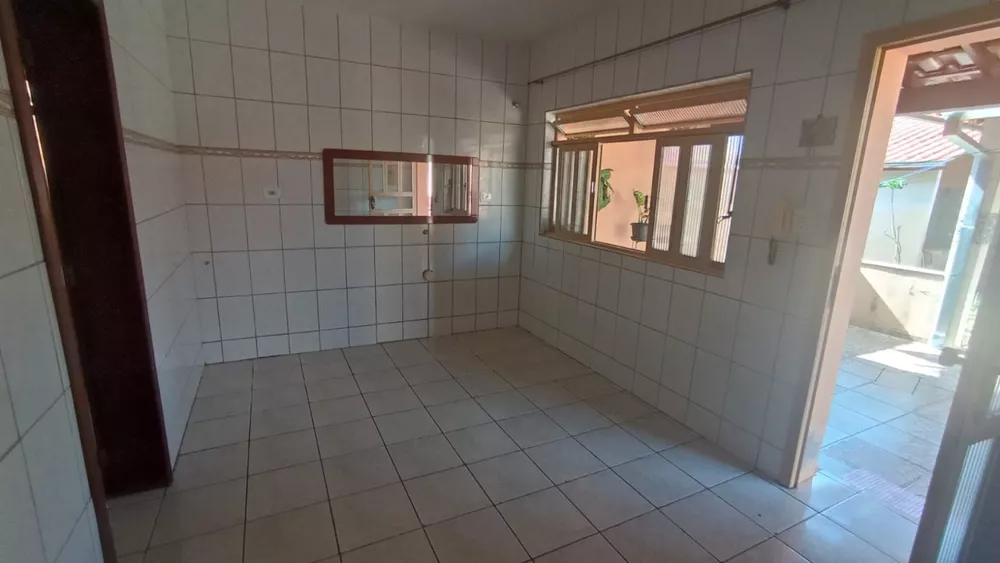 Casa à venda com 6 quartos, 320m² - Foto 4