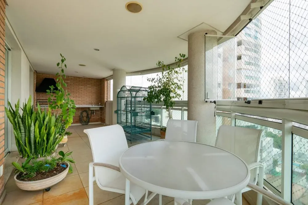 Apartamento, 3 quartos, 260 m² - Foto 2