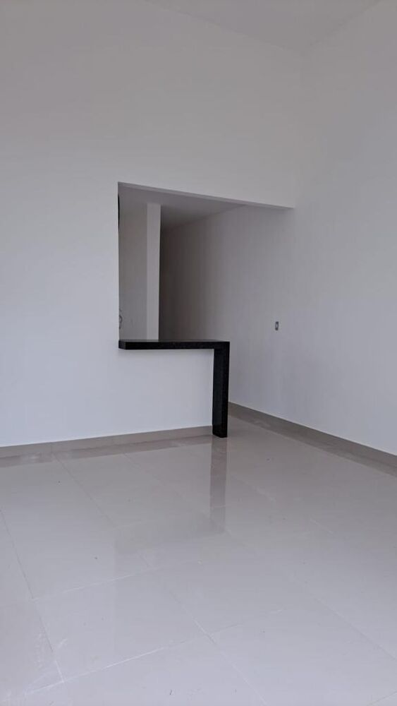 Casa à venda com 3 quartos, 100m² - Foto 1