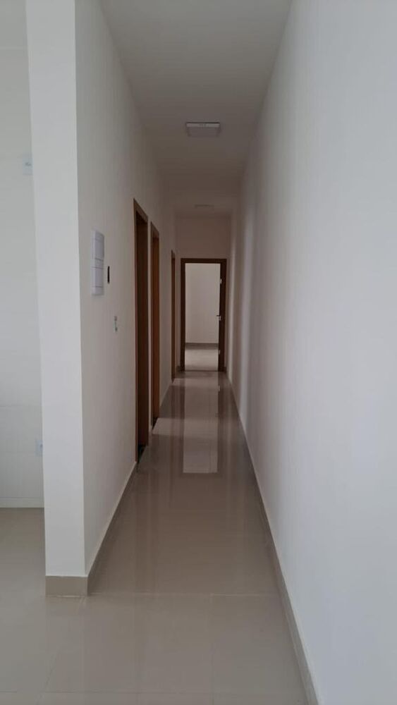 Casa à venda com 3 quartos, 100m² - Foto 4