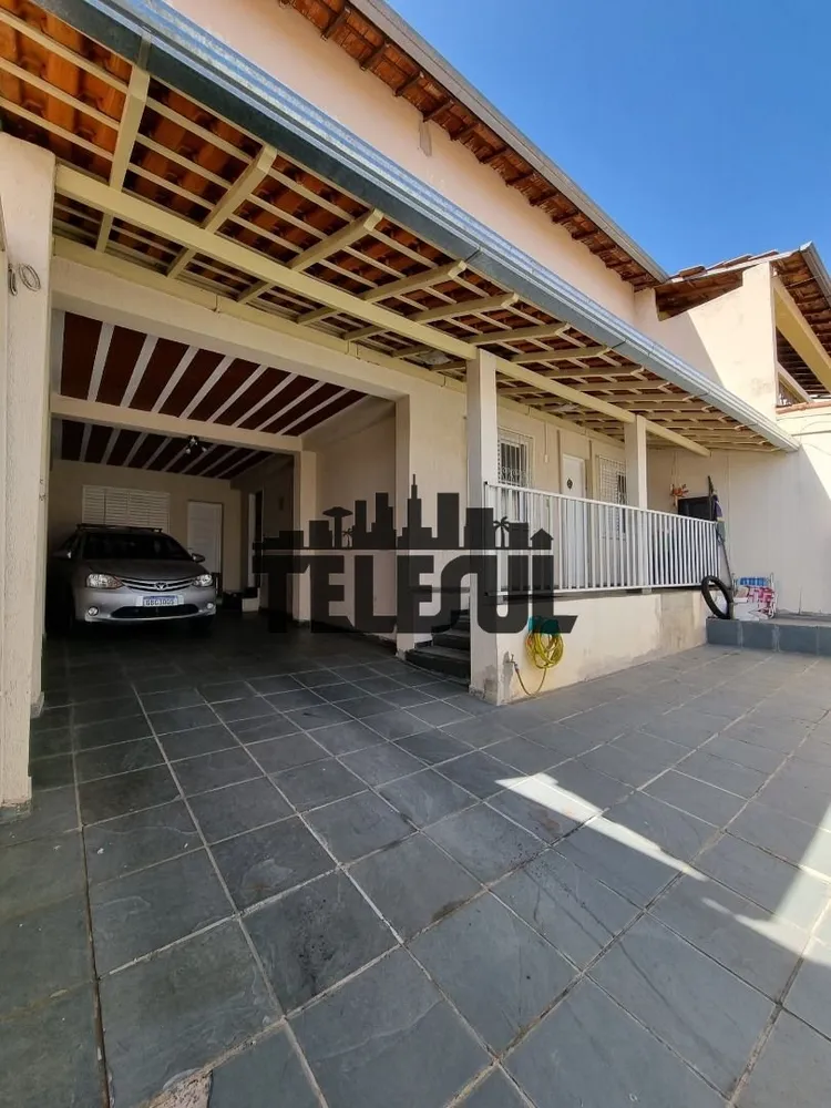 Casa, 6 quartos, 225 m² - Foto 1