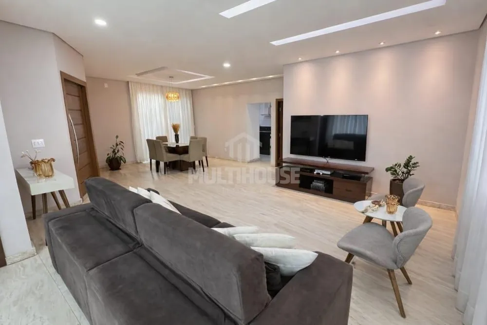 Casa, 3 quartos, 361 m² - Foto 1