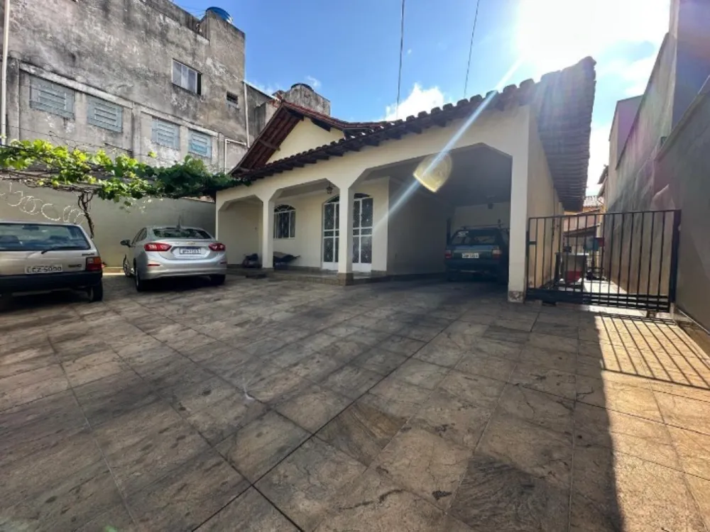 Casa, 4 quartos, 360 m² - Foto 1