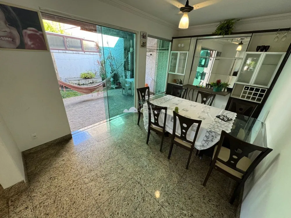 Casa, 3 quartos, 219 m² - Foto 2