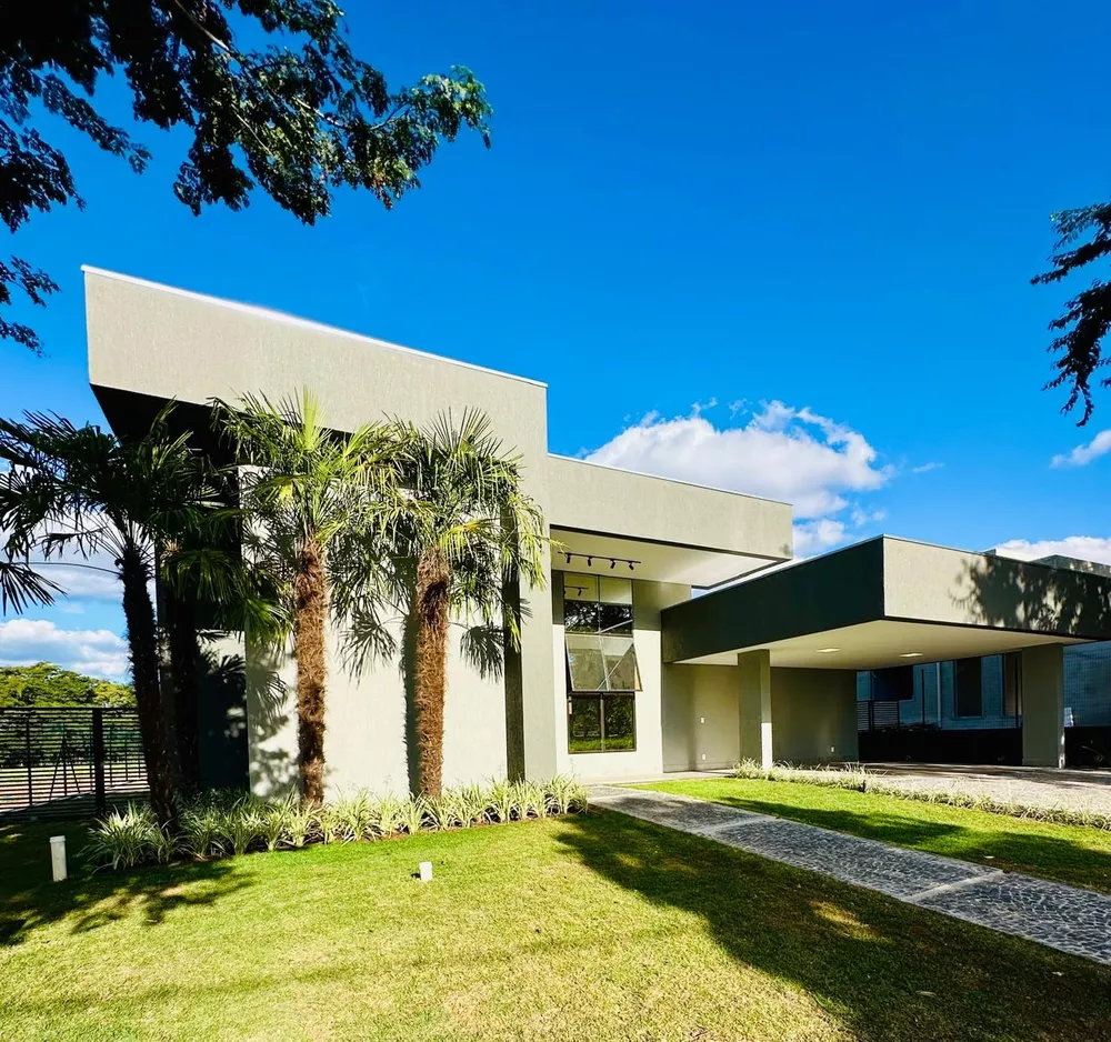 Casa de Condomínio à venda com 4 quartos, 256m² - Foto 1