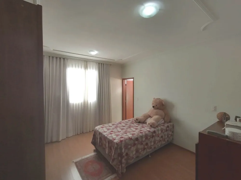Casa, 4 quartos, 235 m² - Foto 9