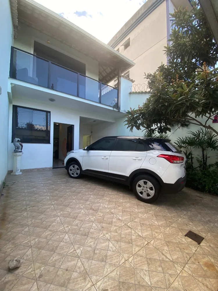 Casa, 4 quartos, 235 m² - Foto 1