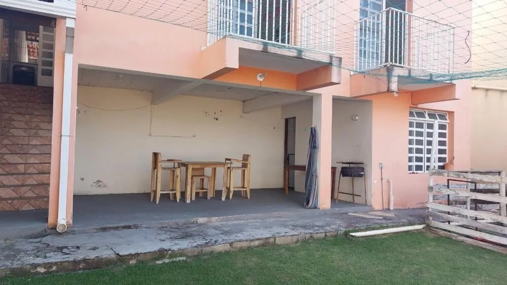 Casa, 3 quartos, 250 m² - Foto 1