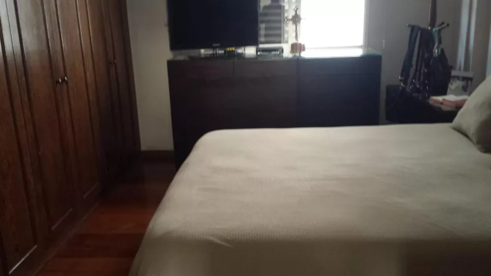 Apartamento à venda com 4 quartos, 150m² - Foto 2