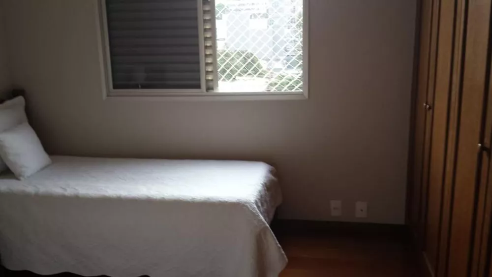 Apartamento à venda com 4 quartos, 150m² - Foto 1