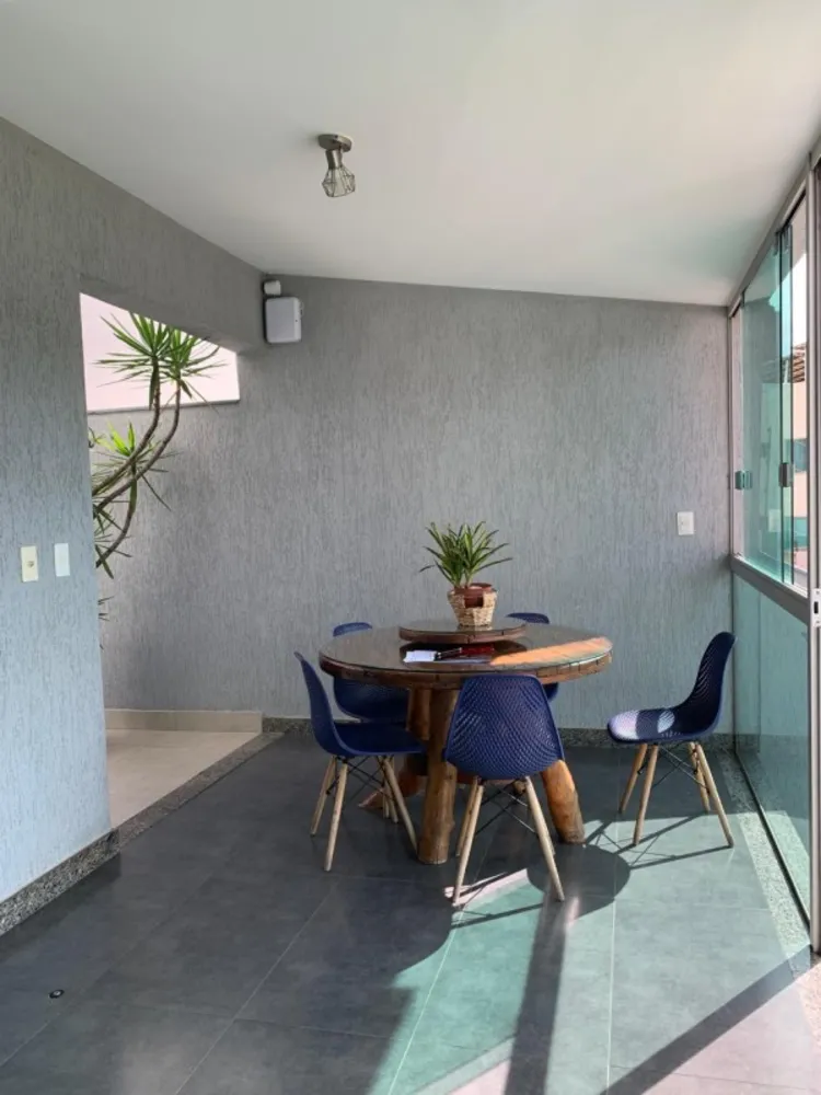 Casa, 4 quartos, 275 m² - Foto 2