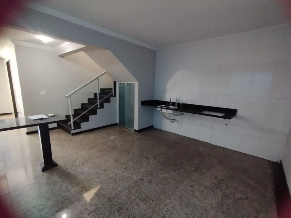 Casa, 3 quartos, 230 m² - Foto 3