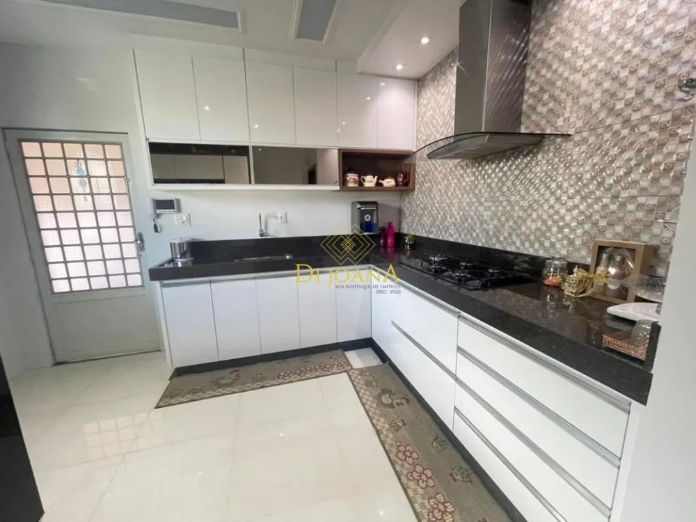 Casa, 4 quartos, 367 m² - Foto 1