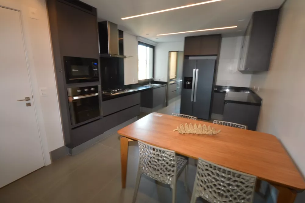 Apartamento à venda com 4 quartos, 140m² - Foto 8