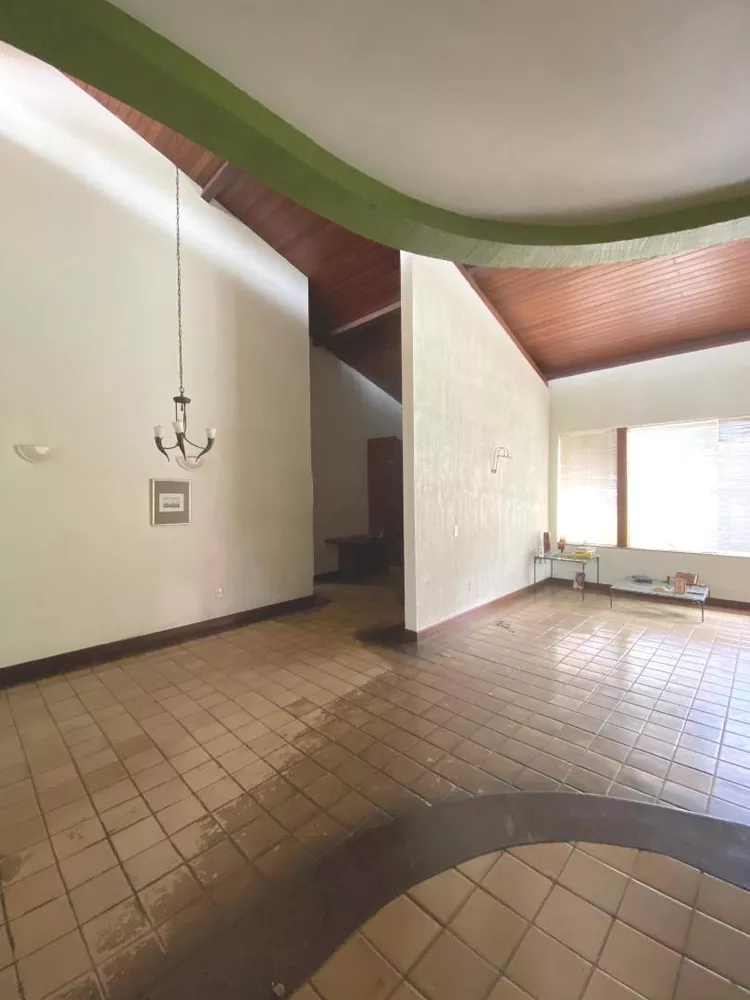 Casa à venda com 3 quartos, 611m² - Foto 4