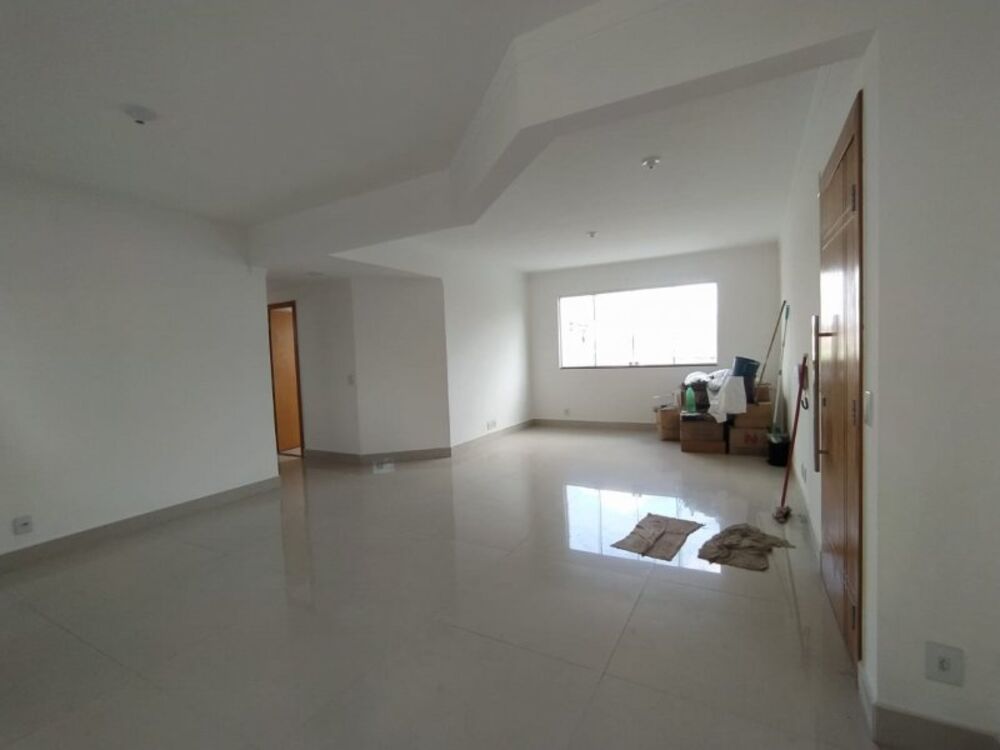 Apartamento à venda com 3 quartos, 90m² - Foto 1