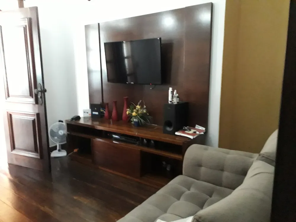 Casa, 3 quartos, 231 m² - Foto 1