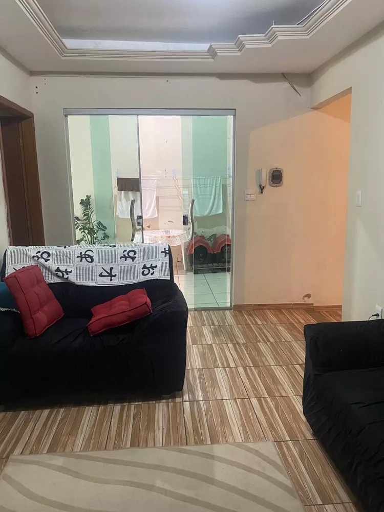 Casa à venda com 3 quartos, 200m² - Foto 2