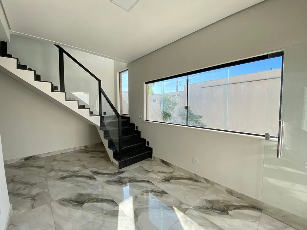 Casa, 4 quartos, 292 m² - Foto 2