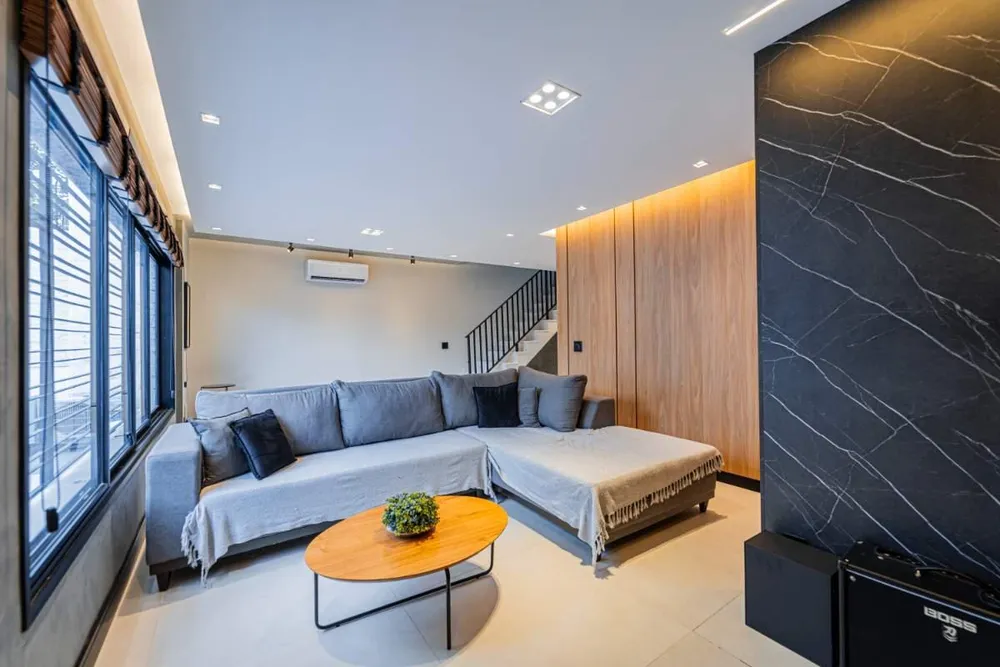 Casa, 4 quartos, 198 m² - Foto 1