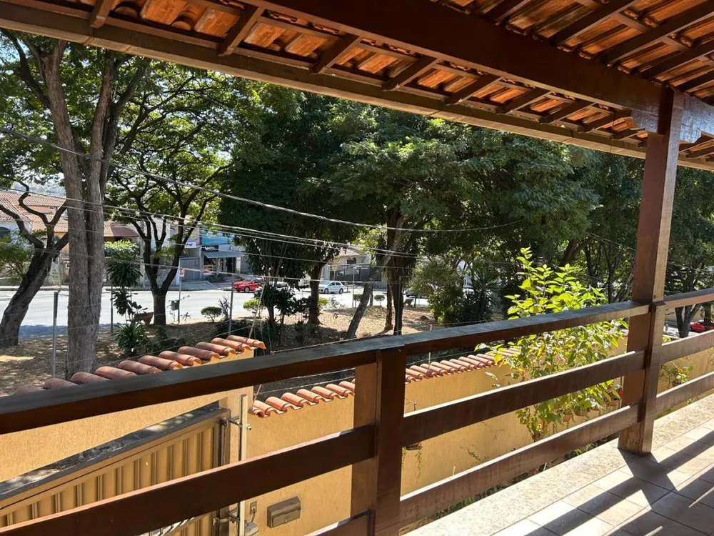 Casa, 6 quartos, 298 m² - Foto 1