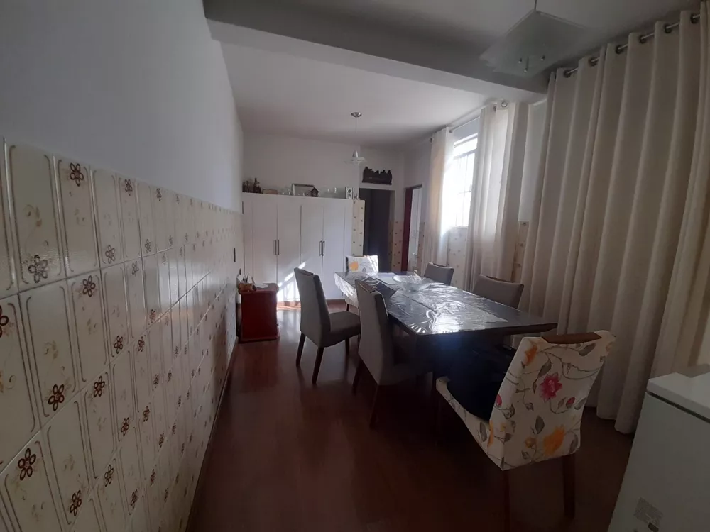 Casa à venda com 4 quartos, 300m² - Foto 15