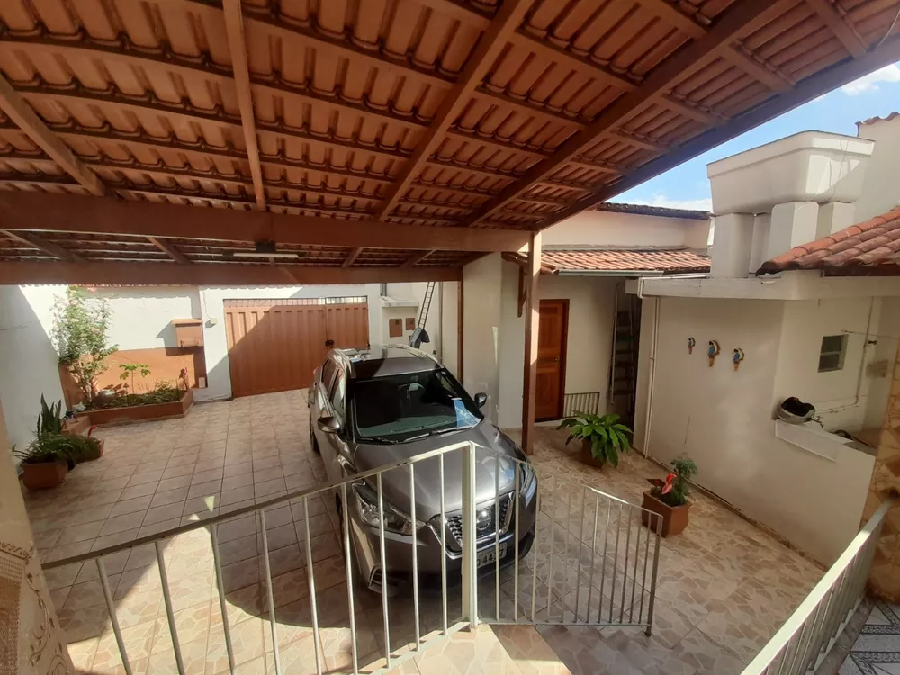 Casa à venda com 4 quartos, 300m² - Foto 3