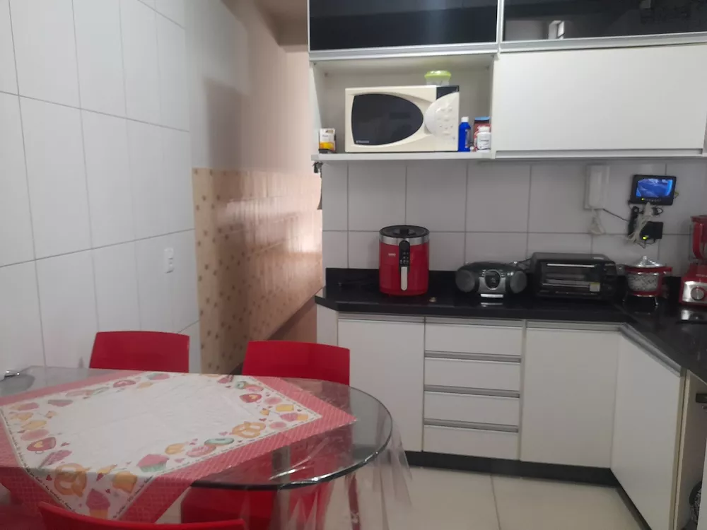 Casa à venda com 4 quartos, 300m² - Foto 18