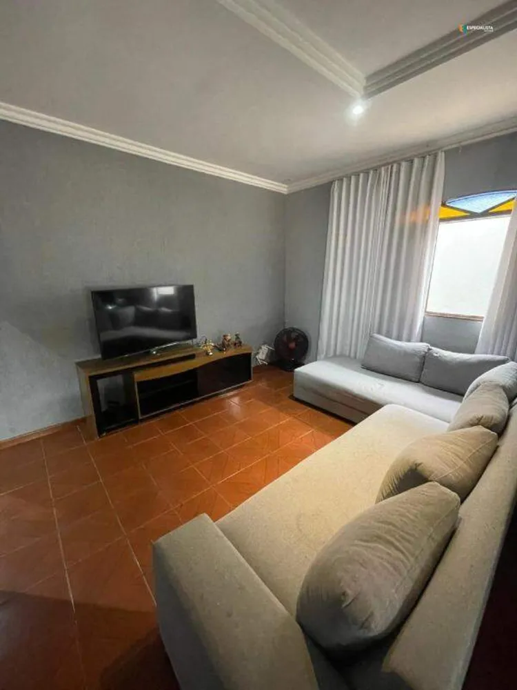 Casa, 4 quartos, 128 m² - Foto 1