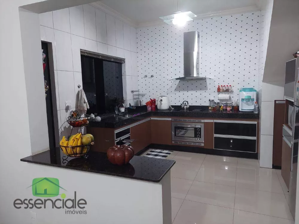 Casa à venda com 3 quartos, 300m² - Foto 11